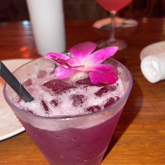 Meet your Posher, Cristiane - Picture 1 of 1